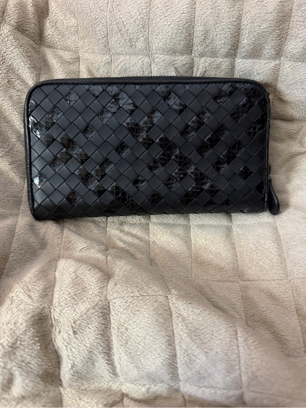 BOTTEGA VENETA Black Intrecciato Zip-Around Long Leather Wallet - Unisex